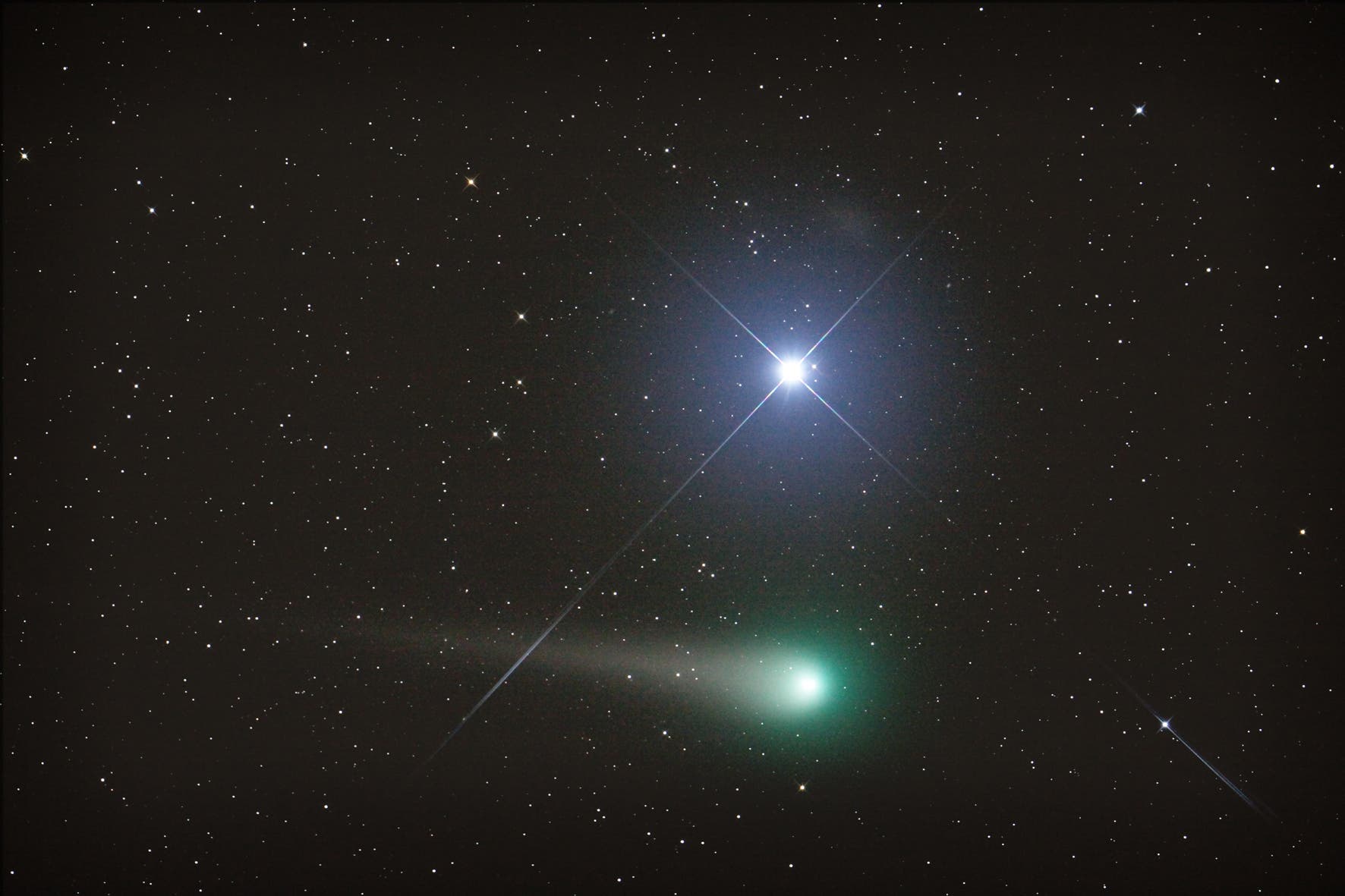 Komet C/2007 N3 (Lulin) mit Regulus und Leo I