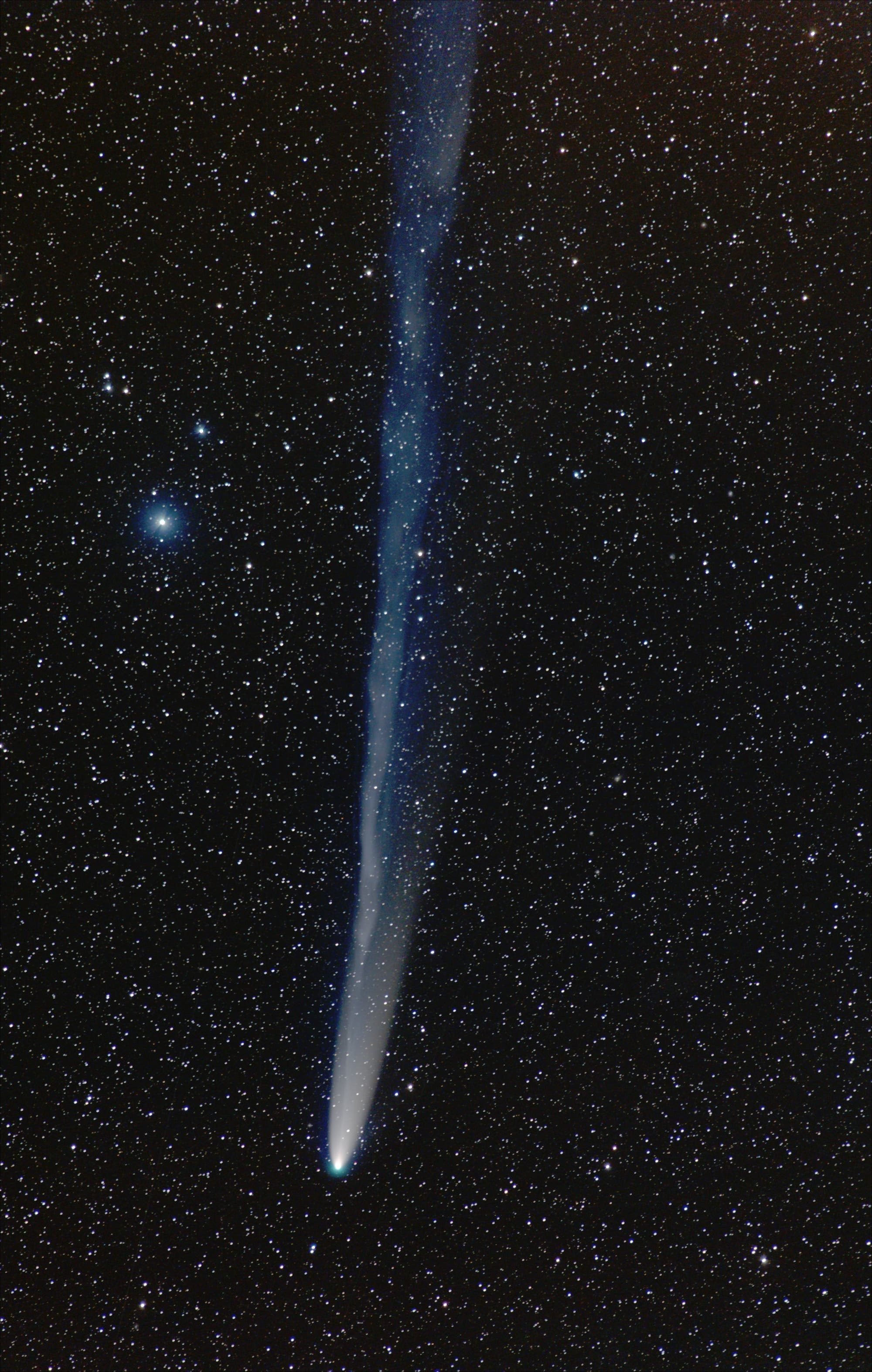 Komet C/2021 A1 Leonard im Perihel