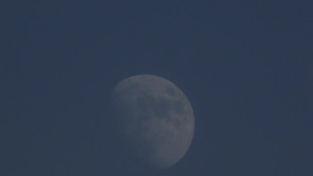 Mond am Taghimmel 