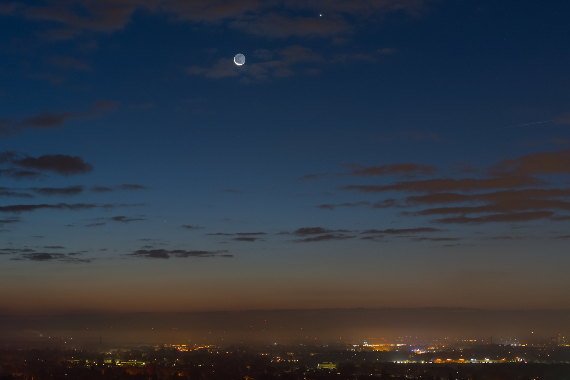 Merkur, die schmale Mondsichel & Venus über Dresden
