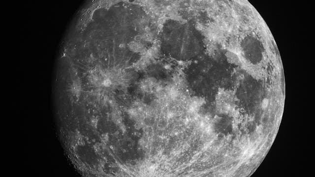 Mond – Libration: Mare Crisium randfern
