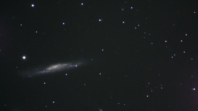 NGC 3079 und PGC 28990 mit QSO 0957+561 A/B  (Twin Quasar) 