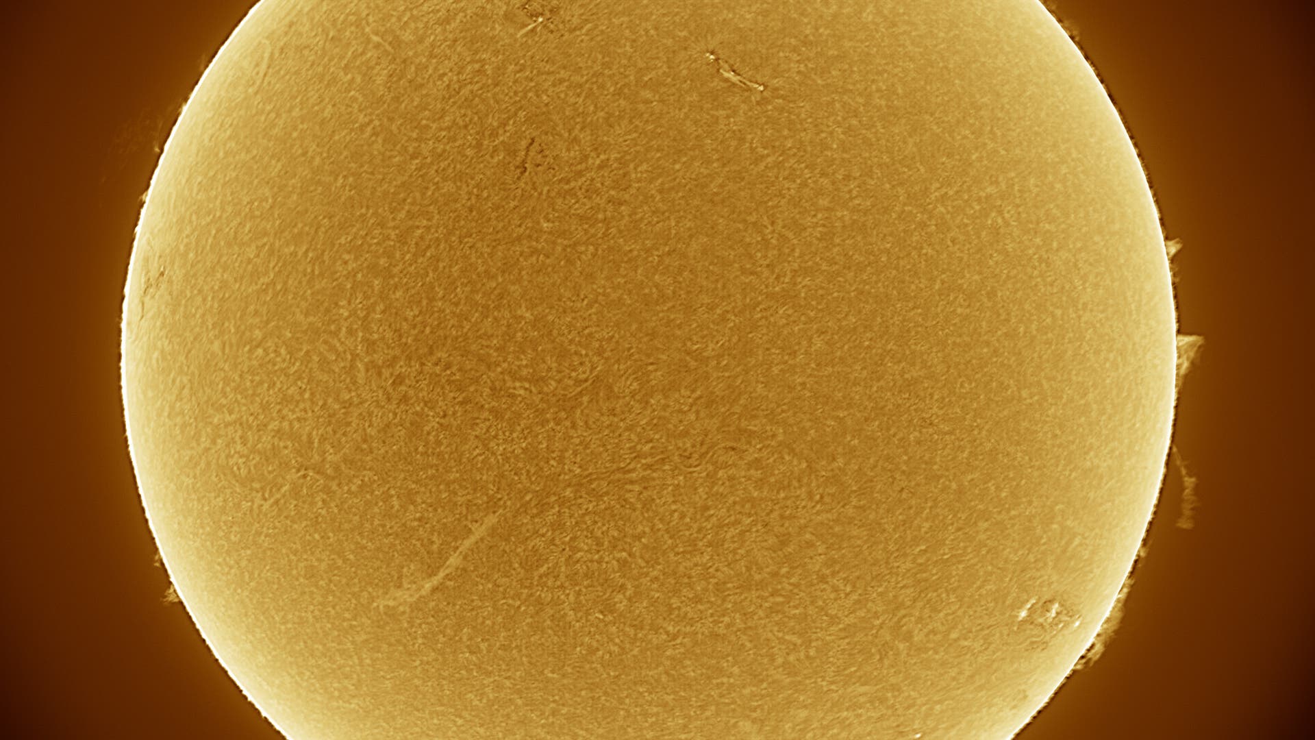 Sonne in H-alpha aufgenommen am 1. Mai 2024 