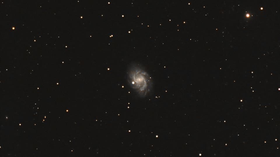 NGC 864 Spektrum der Wissenschaft