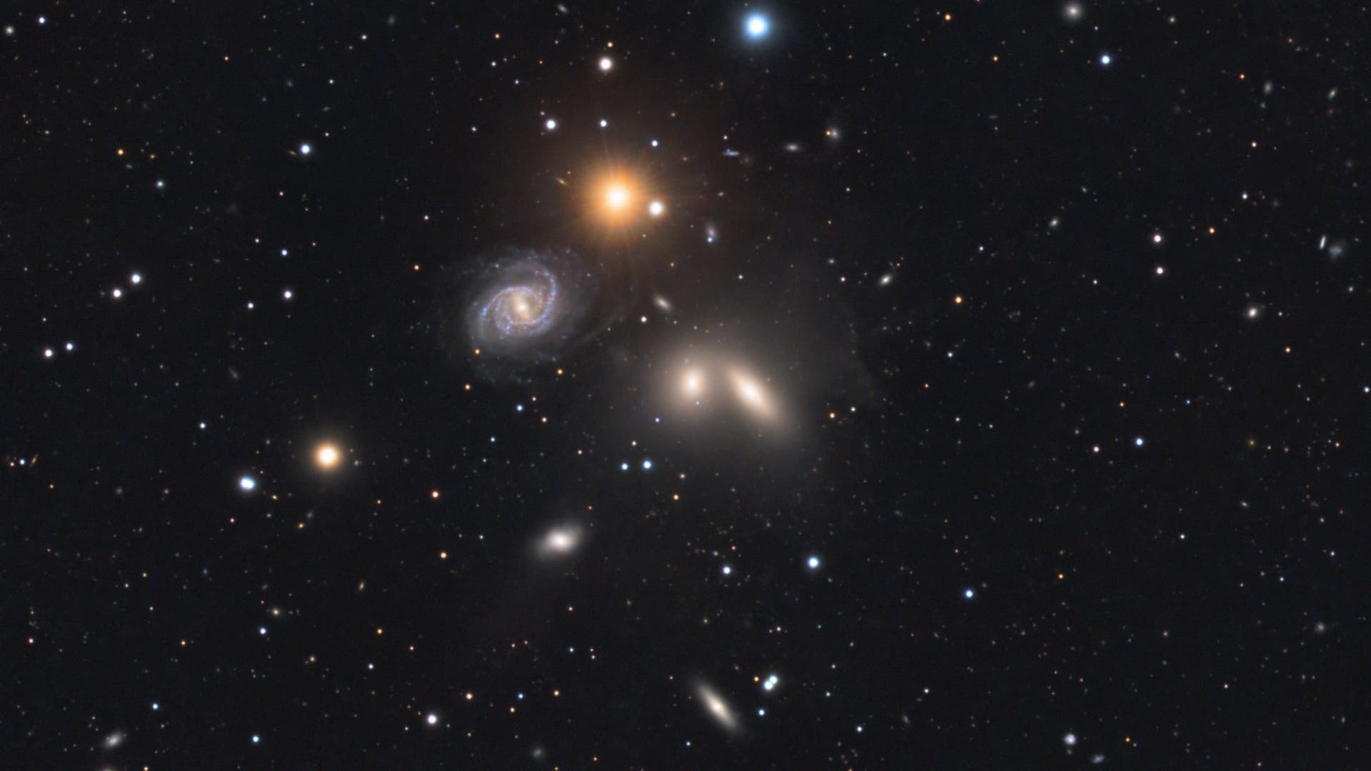 NGC 5350 et al. Spektrum der Wissenschaft
