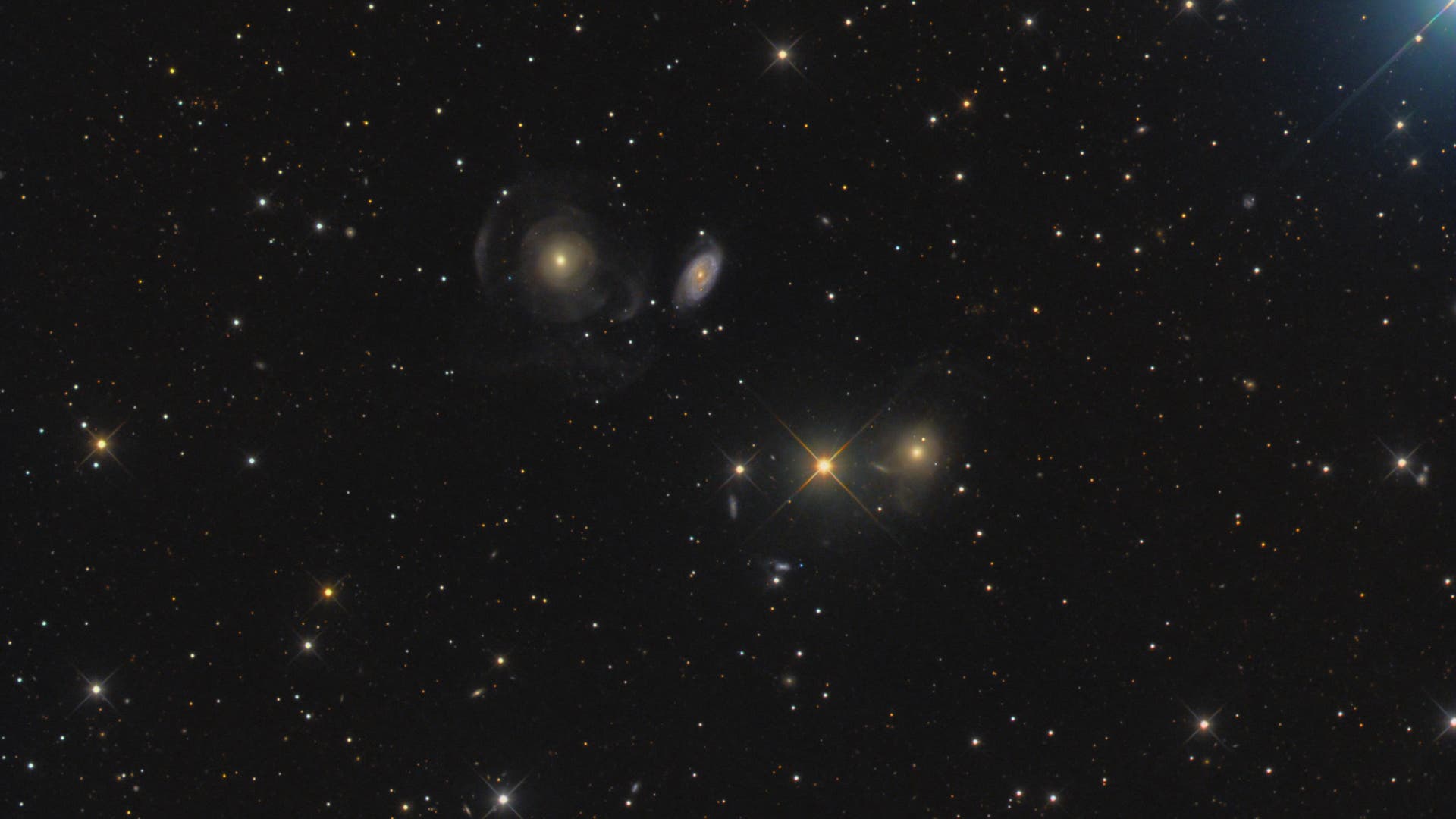 Arp 227 Spektrum der Wissenschaft