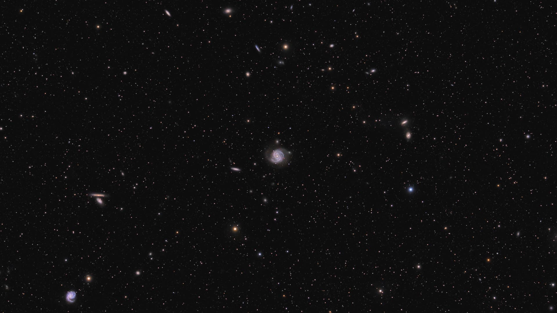 Messier 100 und Umgebung Spektrum der Wissenschaft