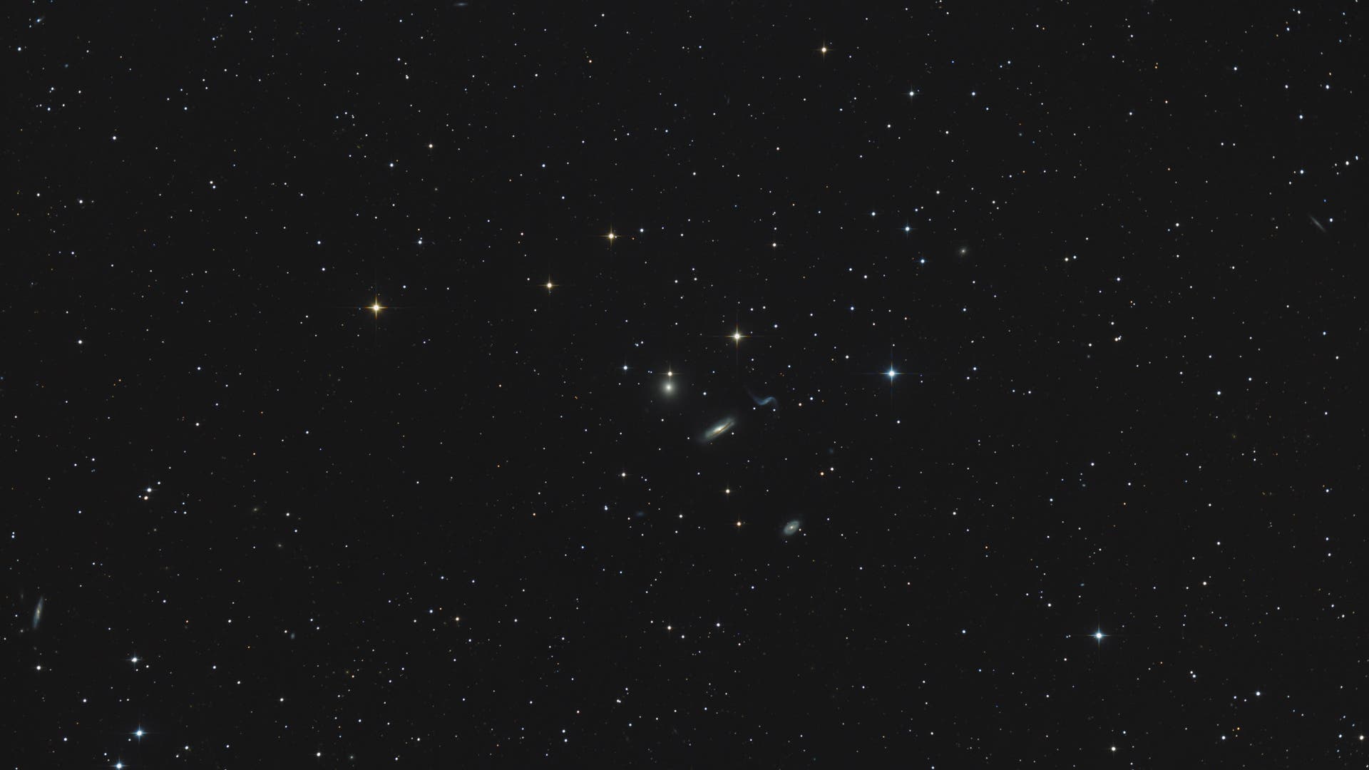 Arp 316 bzw. HCG 44 - Spektrum der Wissenschaft