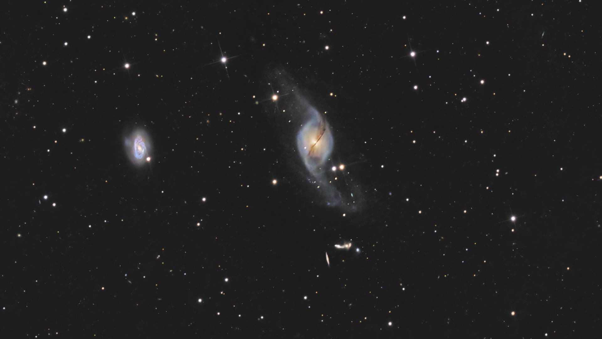 NGC 3718 und NGC 3729 Spektrum der Wissenschaft