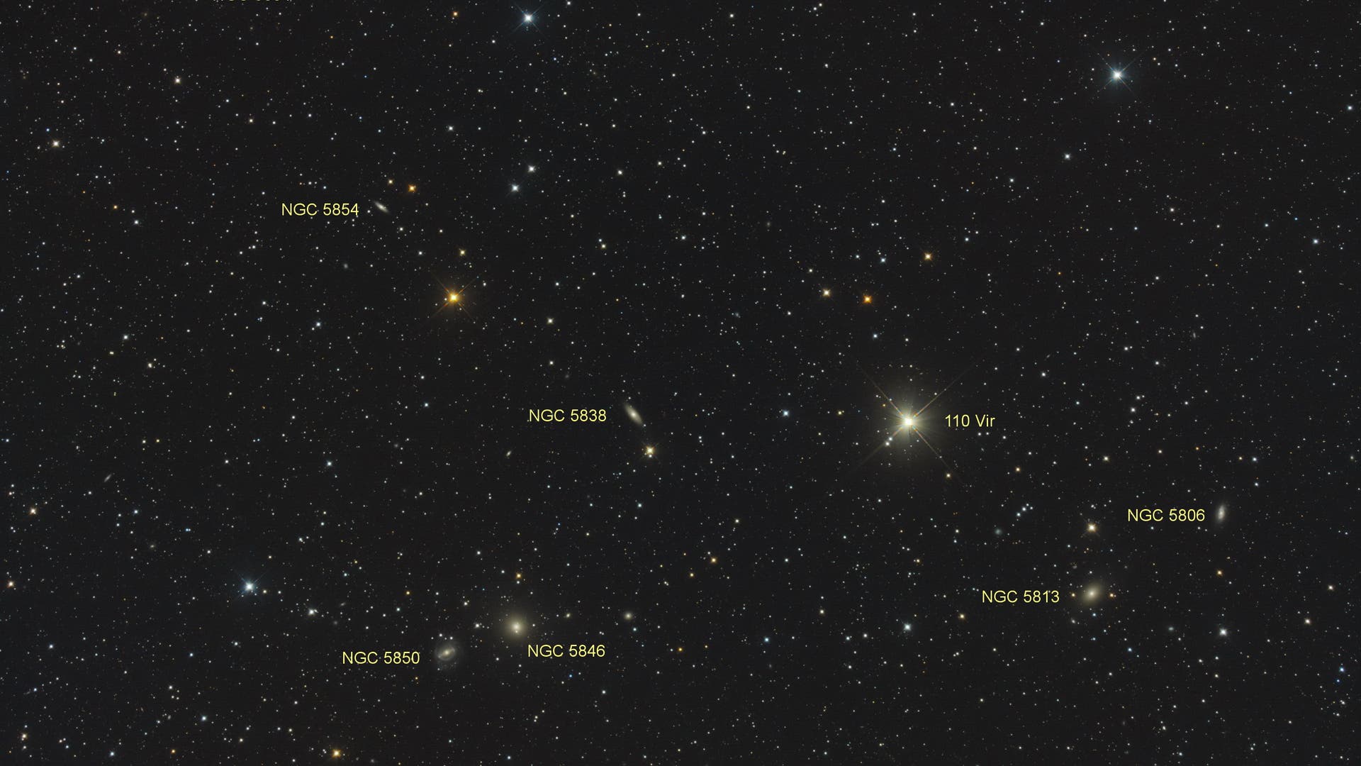 NGC 5838 und NGC 5850 (Objekte) Spektrum der Wissenschaft