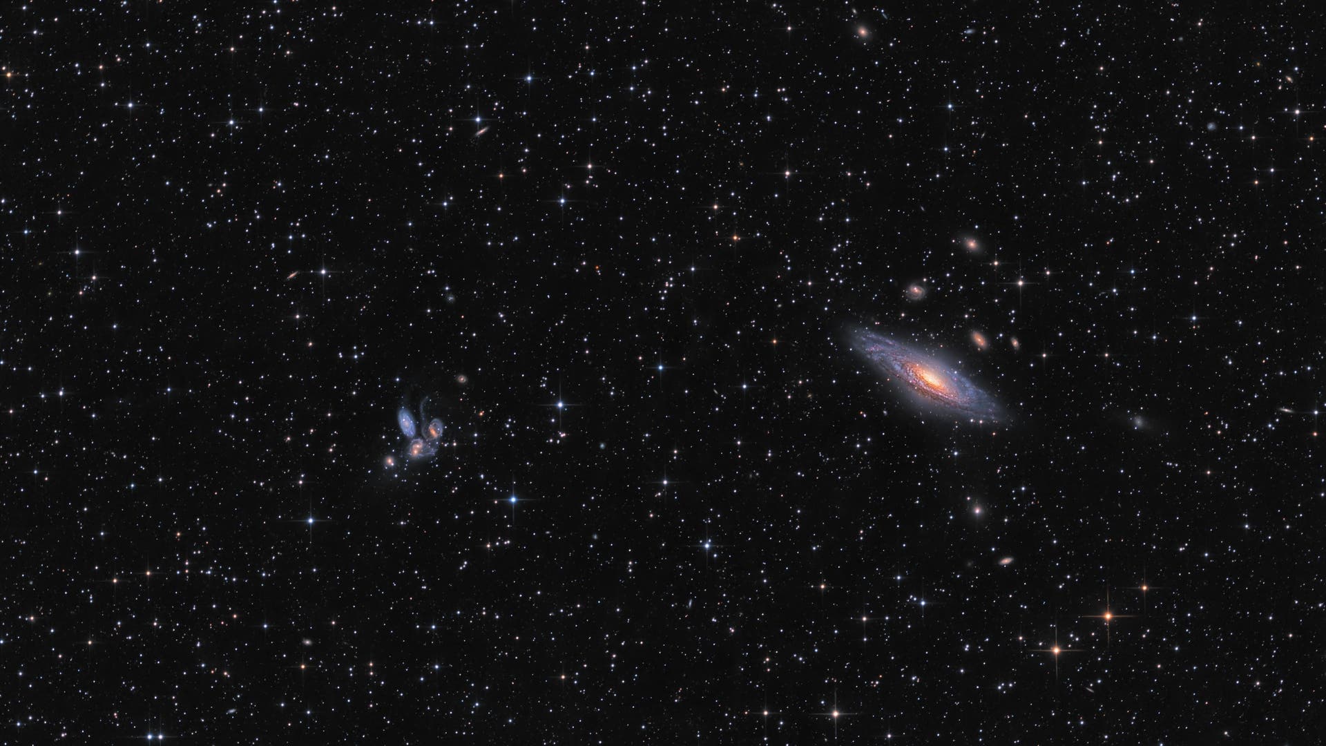 NGC 7331 mit Stephans Quintett Spektrum der Wissenschaft