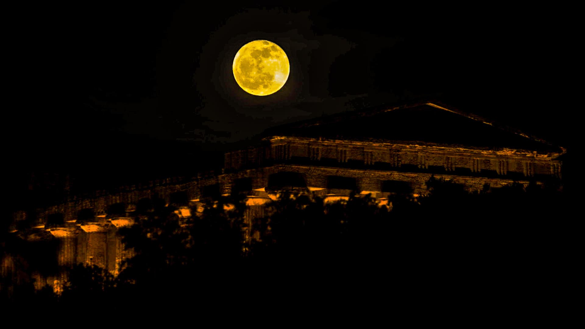 Moon over the temples