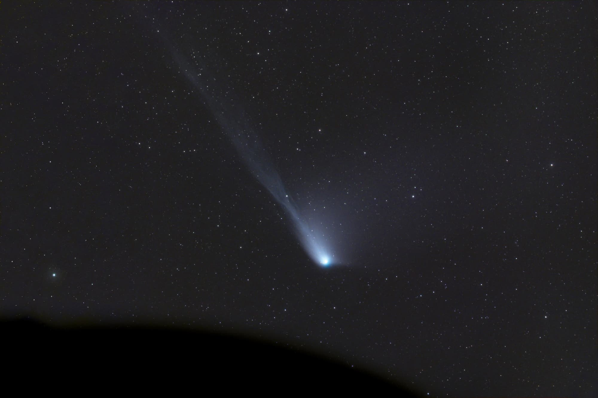 Comet 12P/Pons-Brooks over the southern horizon