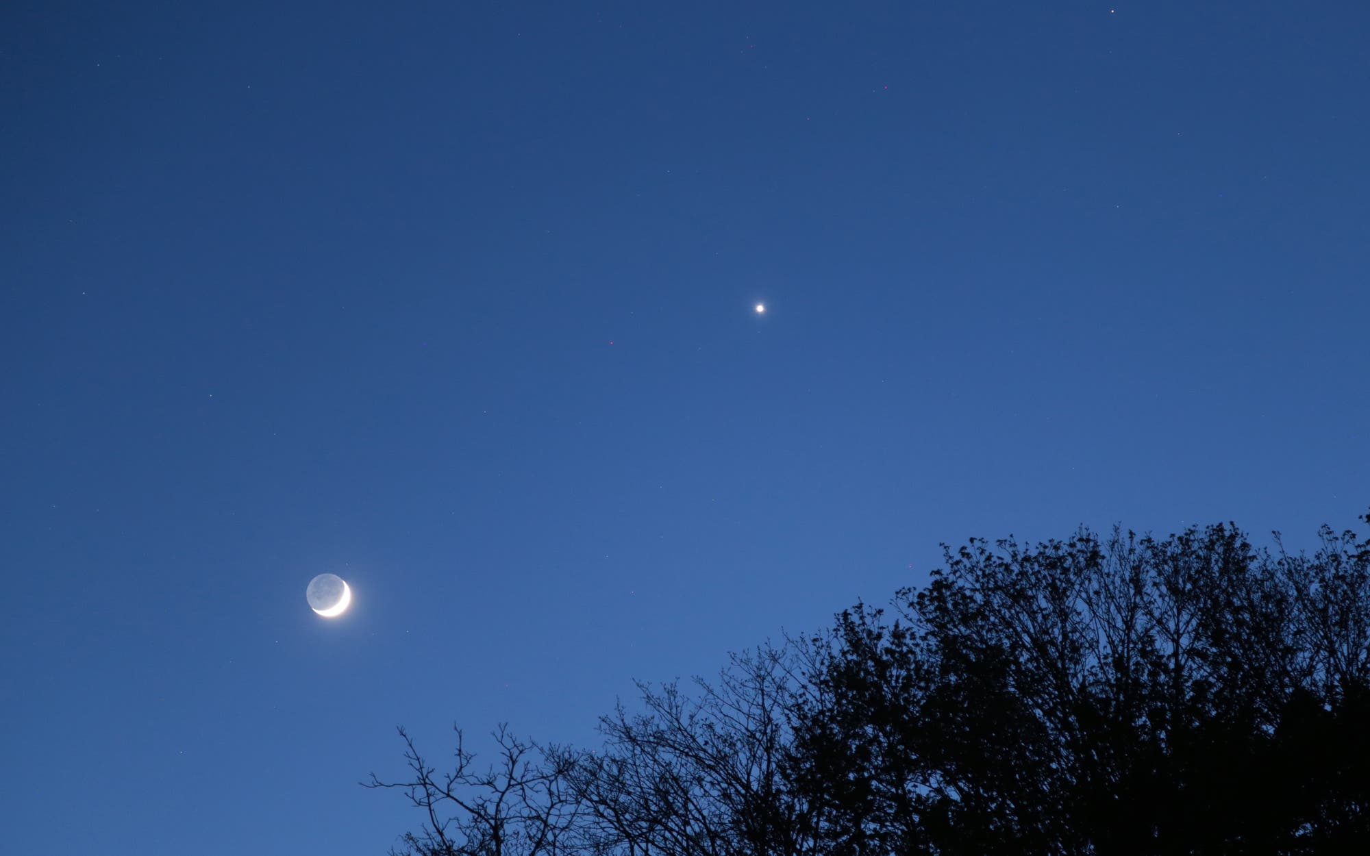 Mondsichel in den Hyaden und Venus