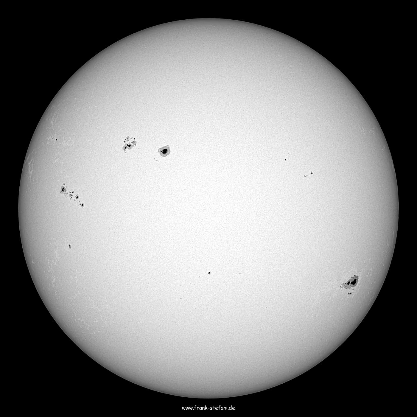 Sonnenflecke am 16. Juli 2023 - Umbra "frisst" Penumbra