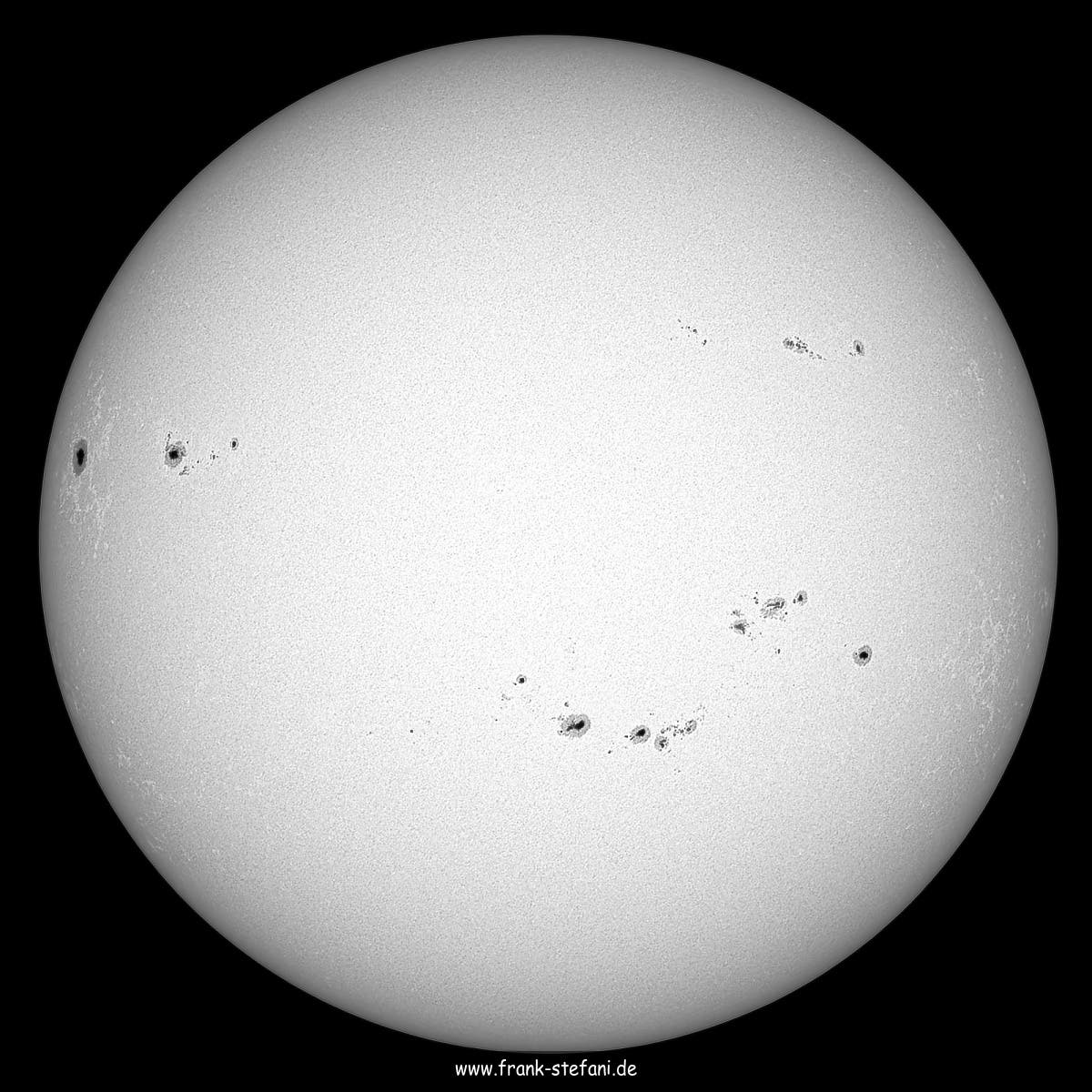 Die Sonne am 30. Oktober 2024 - Großer Fleck in der neuen AR 13879