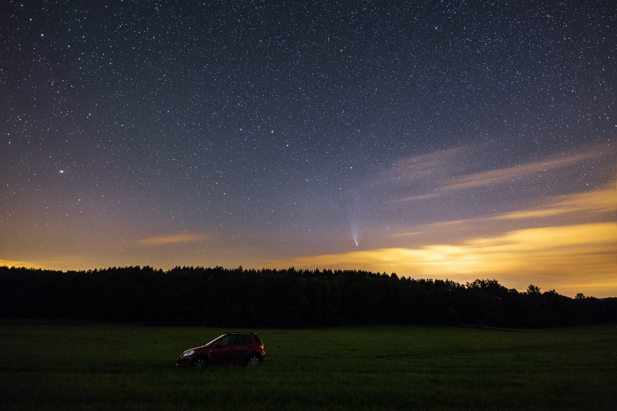 Erzgebirgshimmel, drei Wagen und ein Komet
