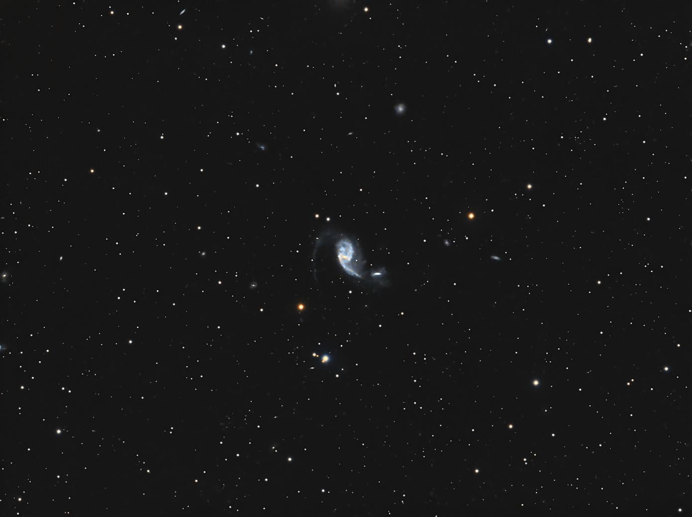 Die Galaxiengruppe Arp 72 im Sternbild Schlange