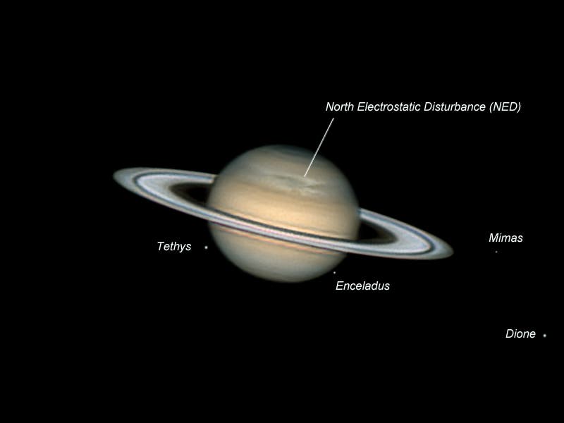 Saturn mit 4 Satelliten