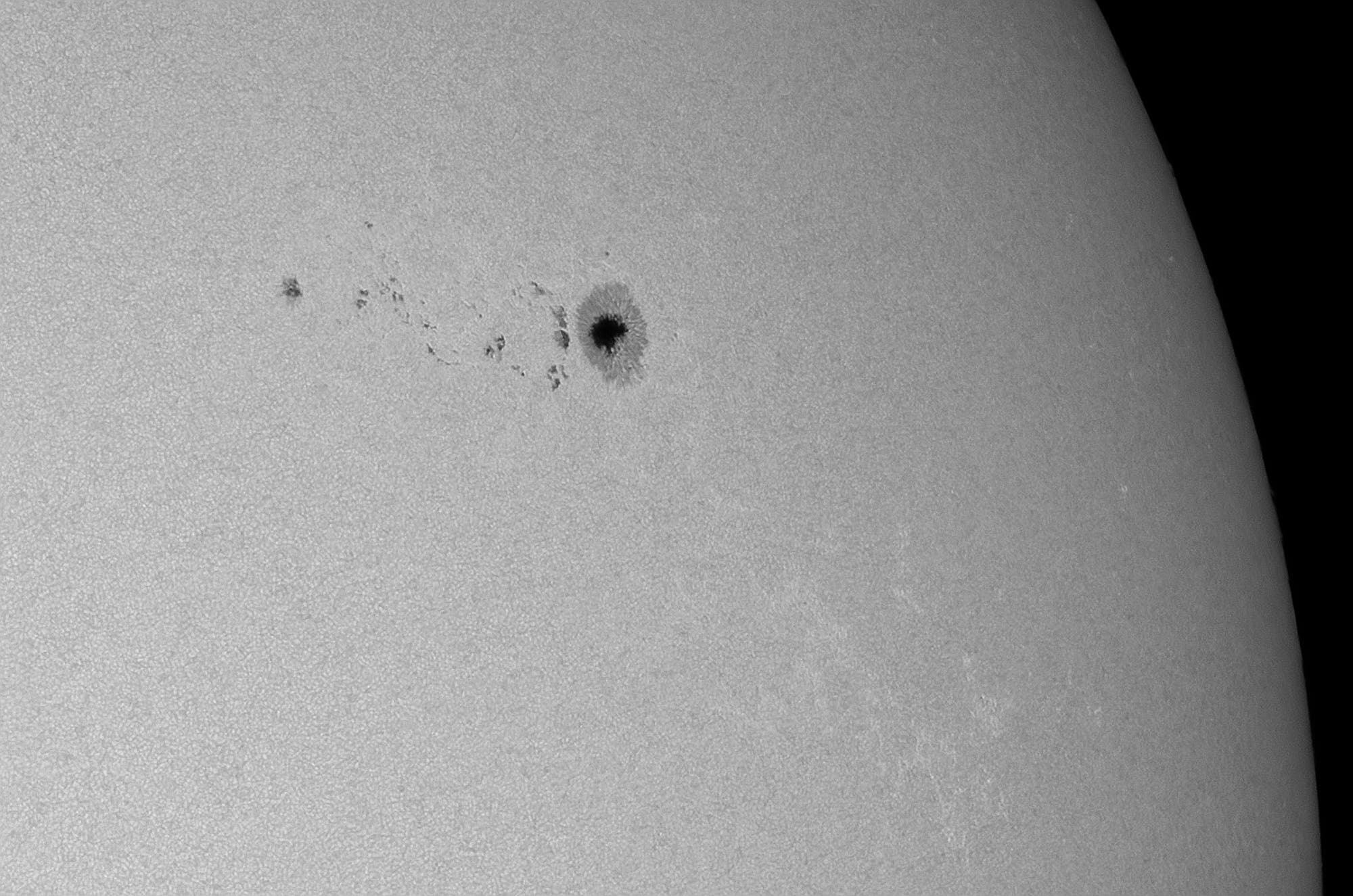 Fleckengruppe am Ostrand der Sonne am 22.4.2011