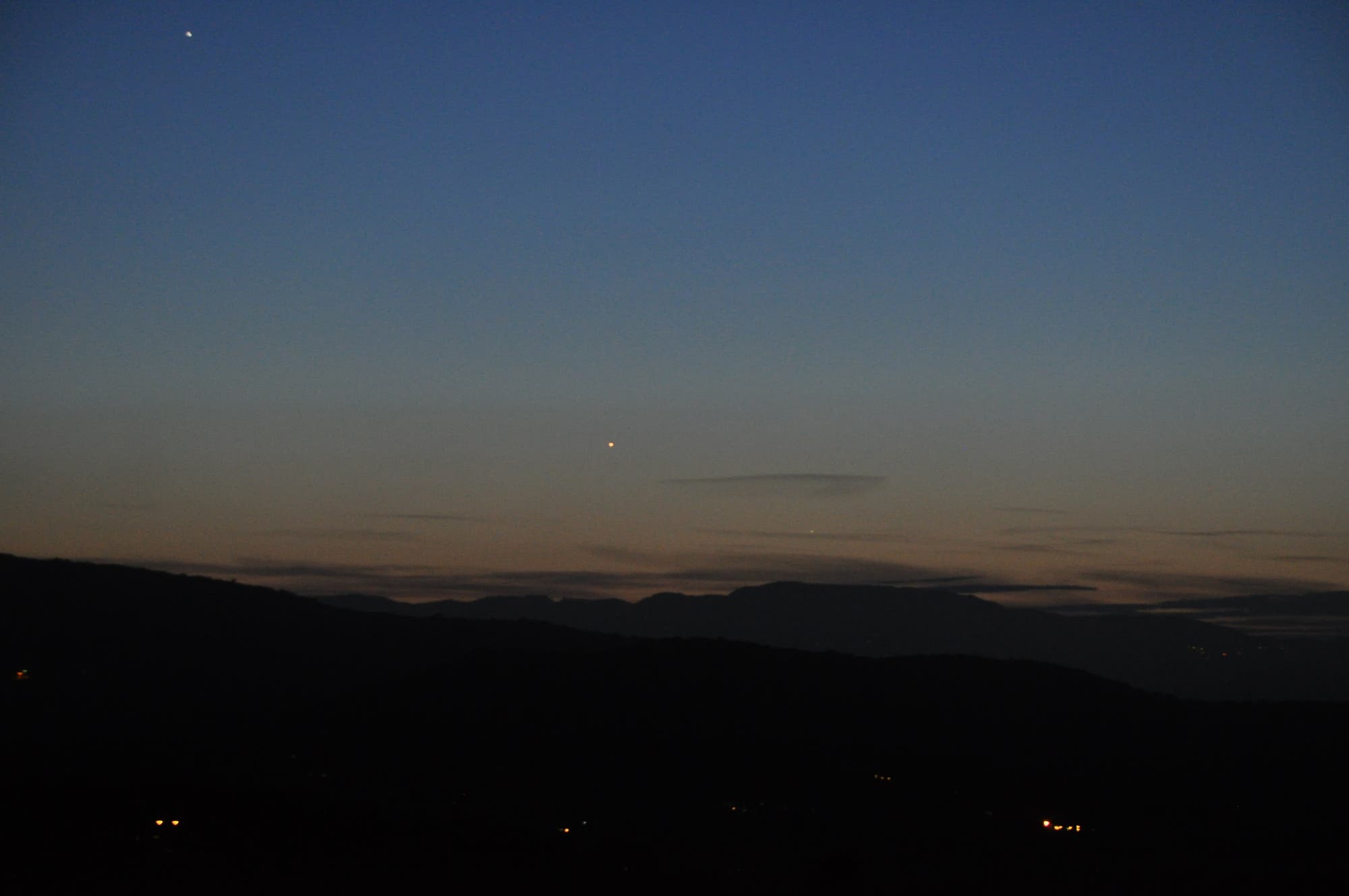 Jupiter, Venus und Merkus in der Abenddämmerung