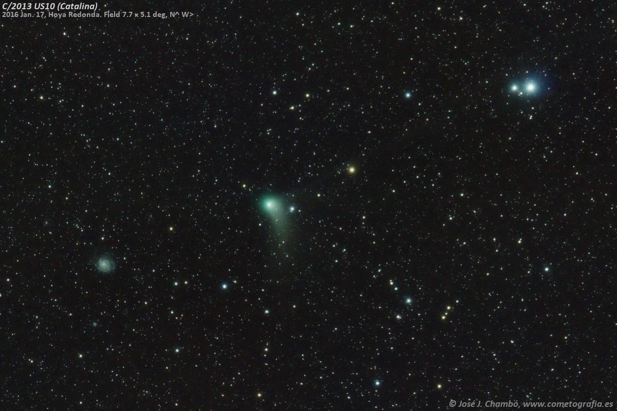 Comet Catalina beside the Pinwheel Galaxy and the stars Mizar and Alcor