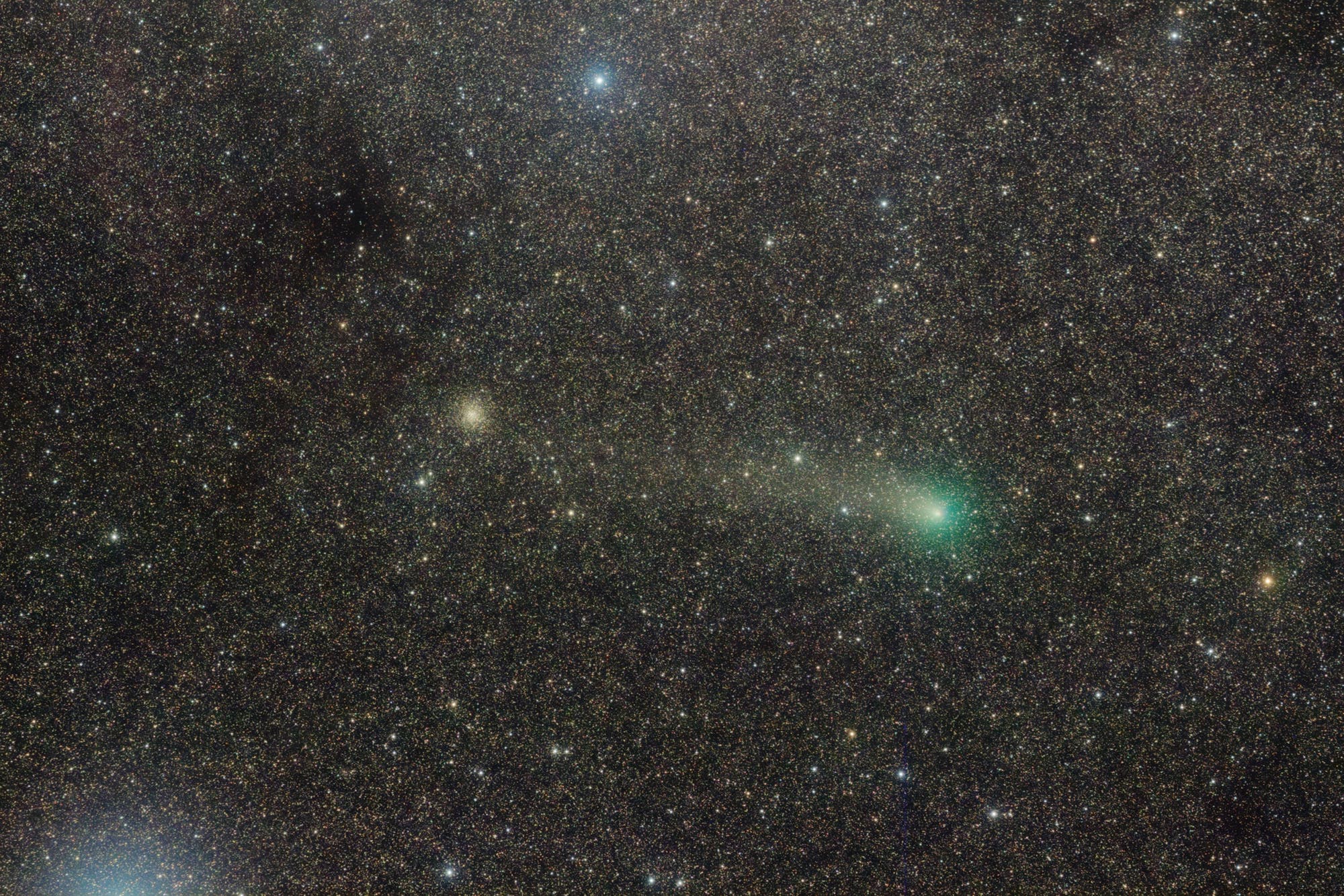 Comet PanSTARRS above the Milky Way‏