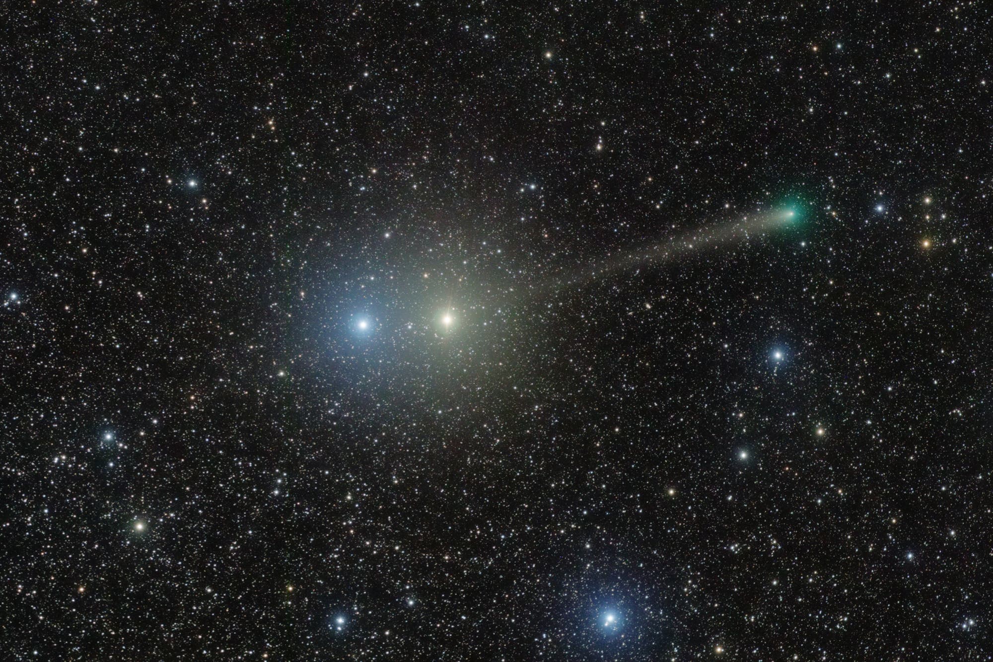Comet PanSTARRS between Centaurus jewels