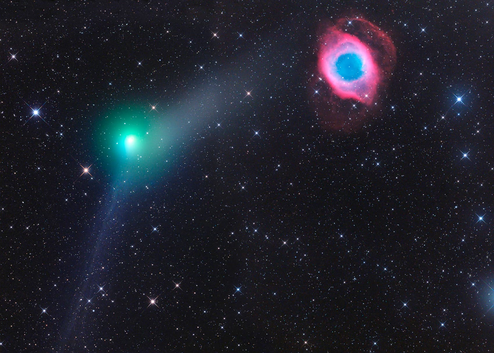 Komet C/2013X1 Panstarrs und Helixnebel