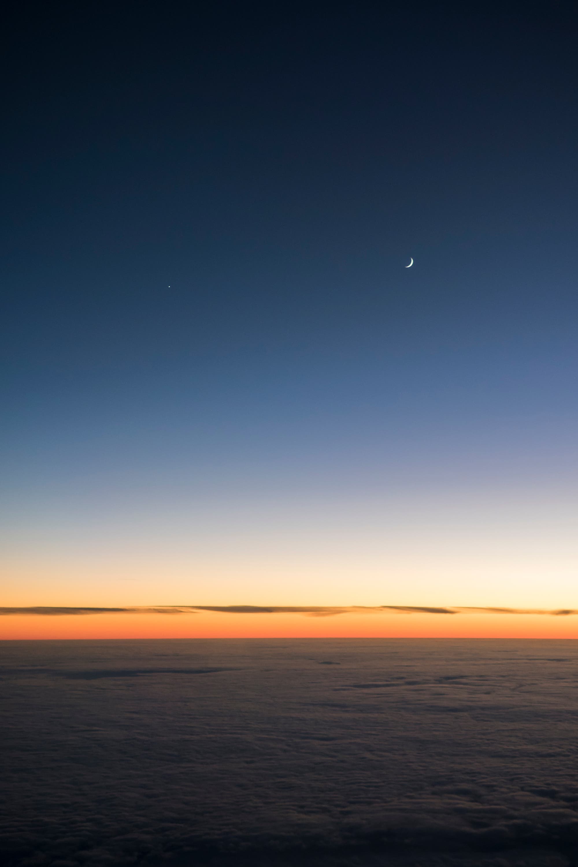 Venus & Mond vom Flugzeug