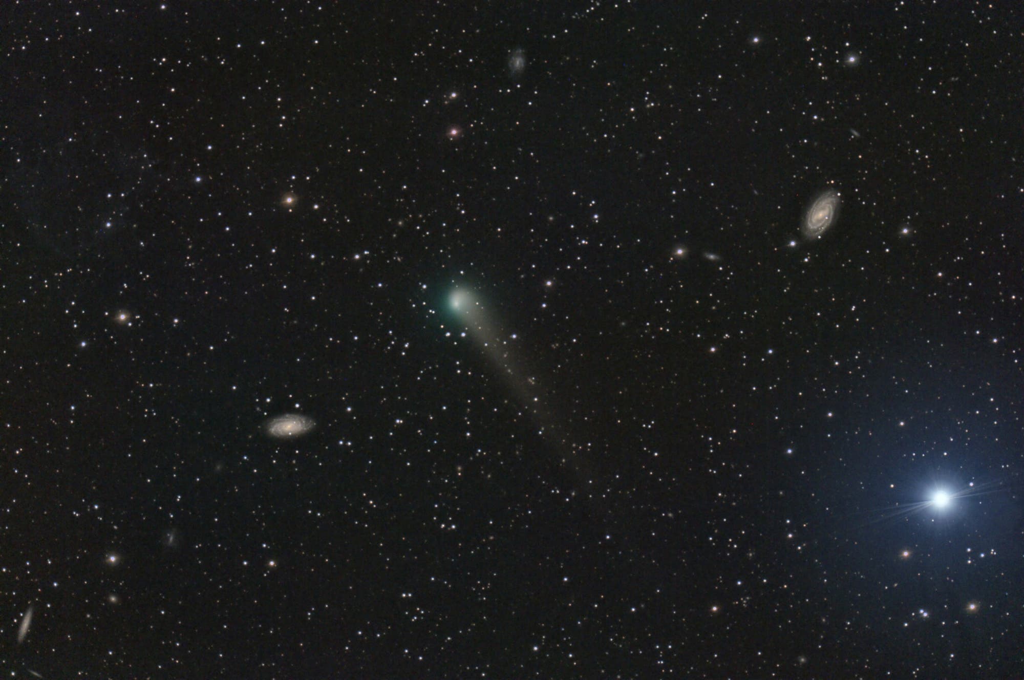 Comet C/2017 T2 PANSTARRS between galaxies