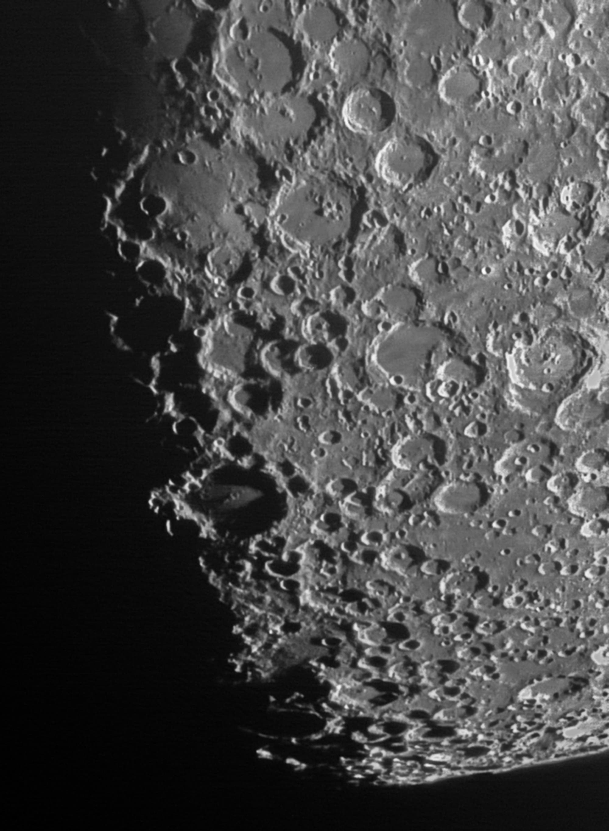 Krater Maginus