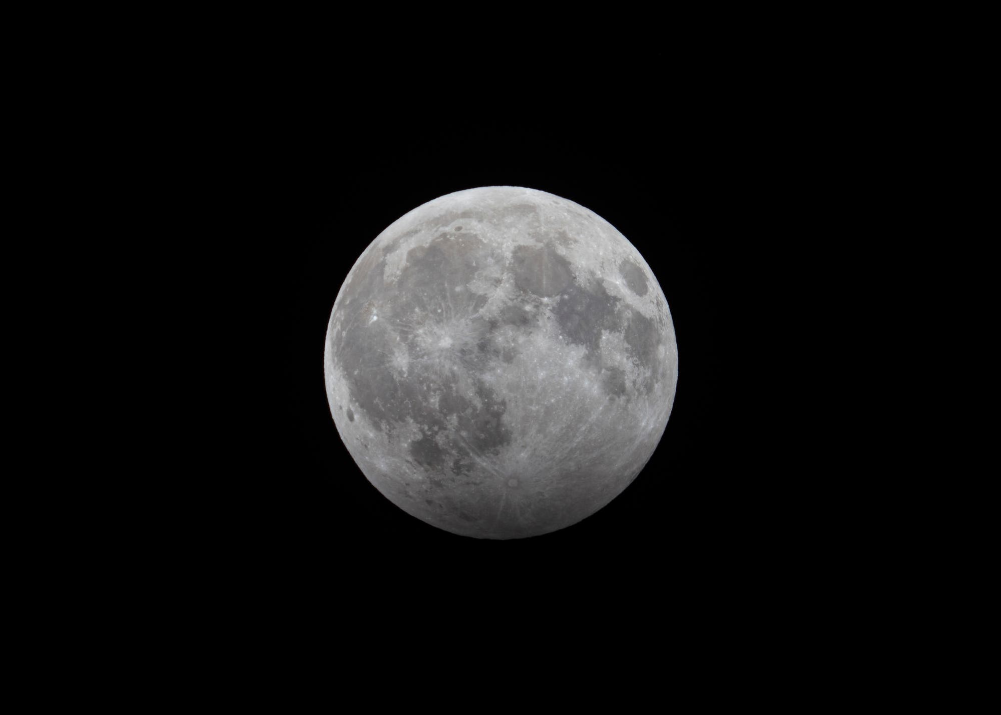 Halbschatten-Mondfinsternis am 10. Januar 2020