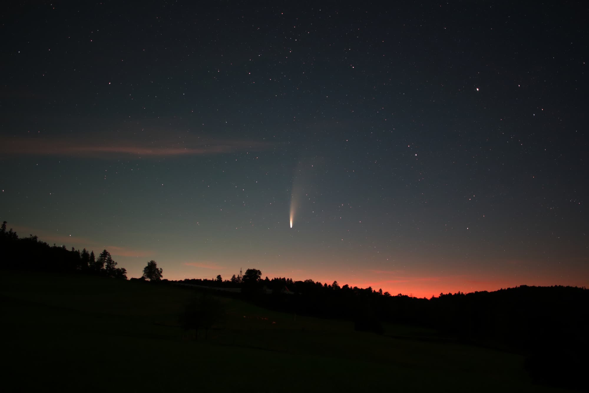 C/2020 F3 NEOWISE im Morgengrauen