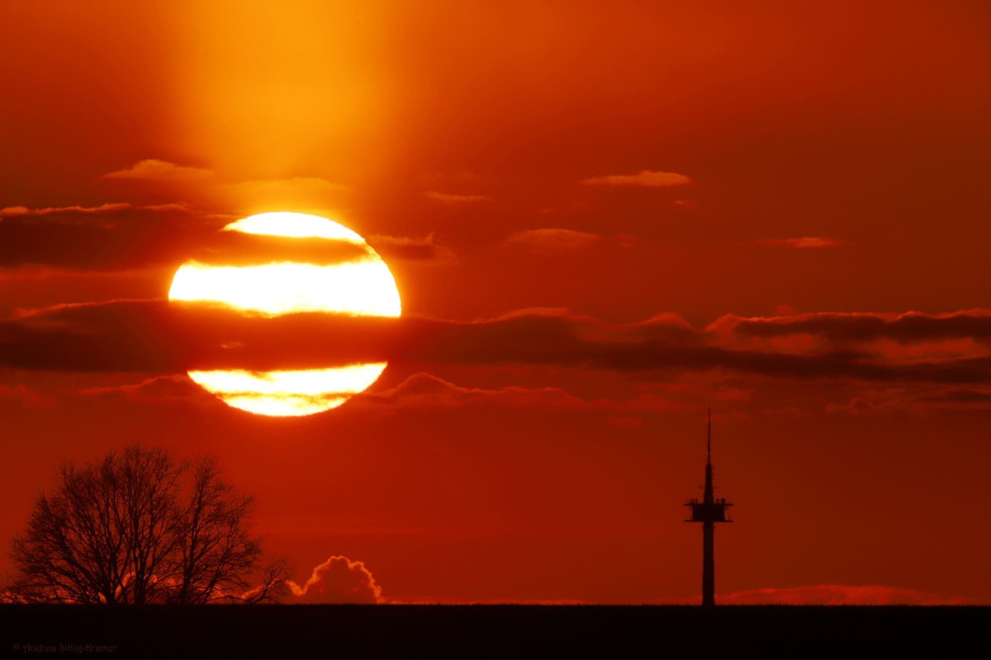 Sonnenuntergang mit Funkturm bei Uelzen