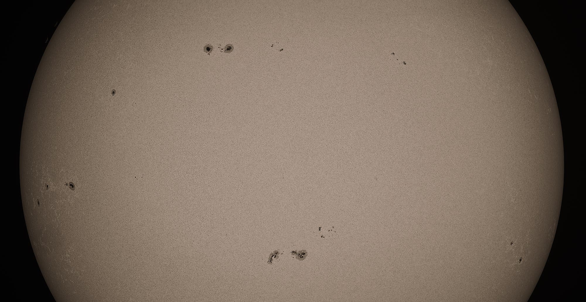 Sonnenflecken am 16. August 2023, 09:05 UT