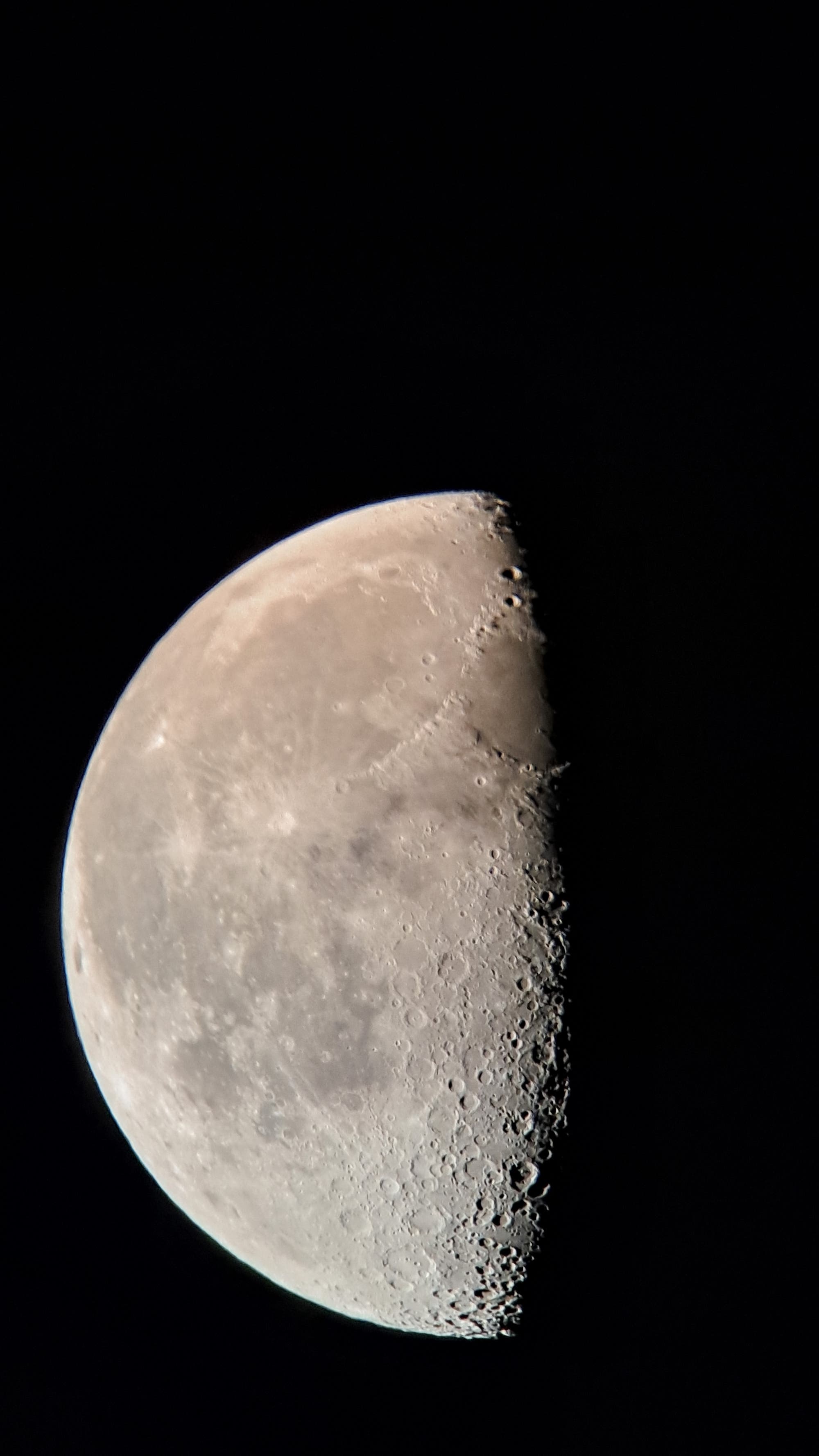 Luna sobre Köpingsvik/Öland – Science Spectrum