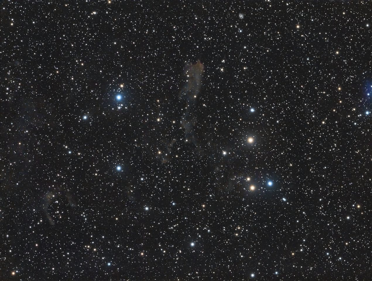 LBN 438 im Sternbild Eidechse
