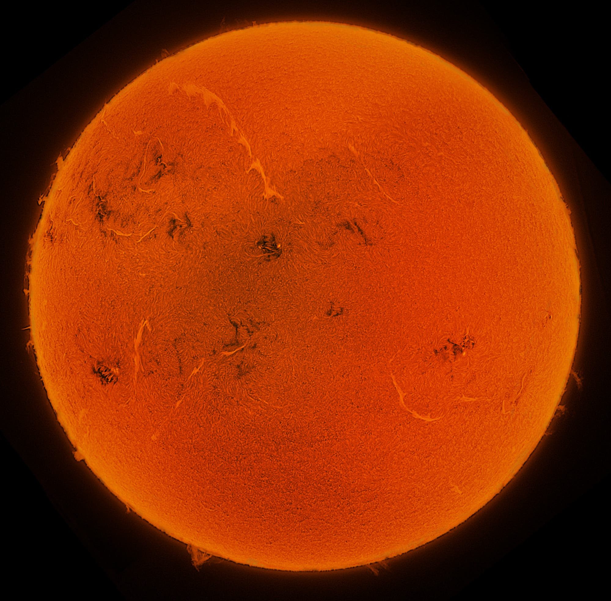 Sonne in H-Alpha am 19. Dezember 2023