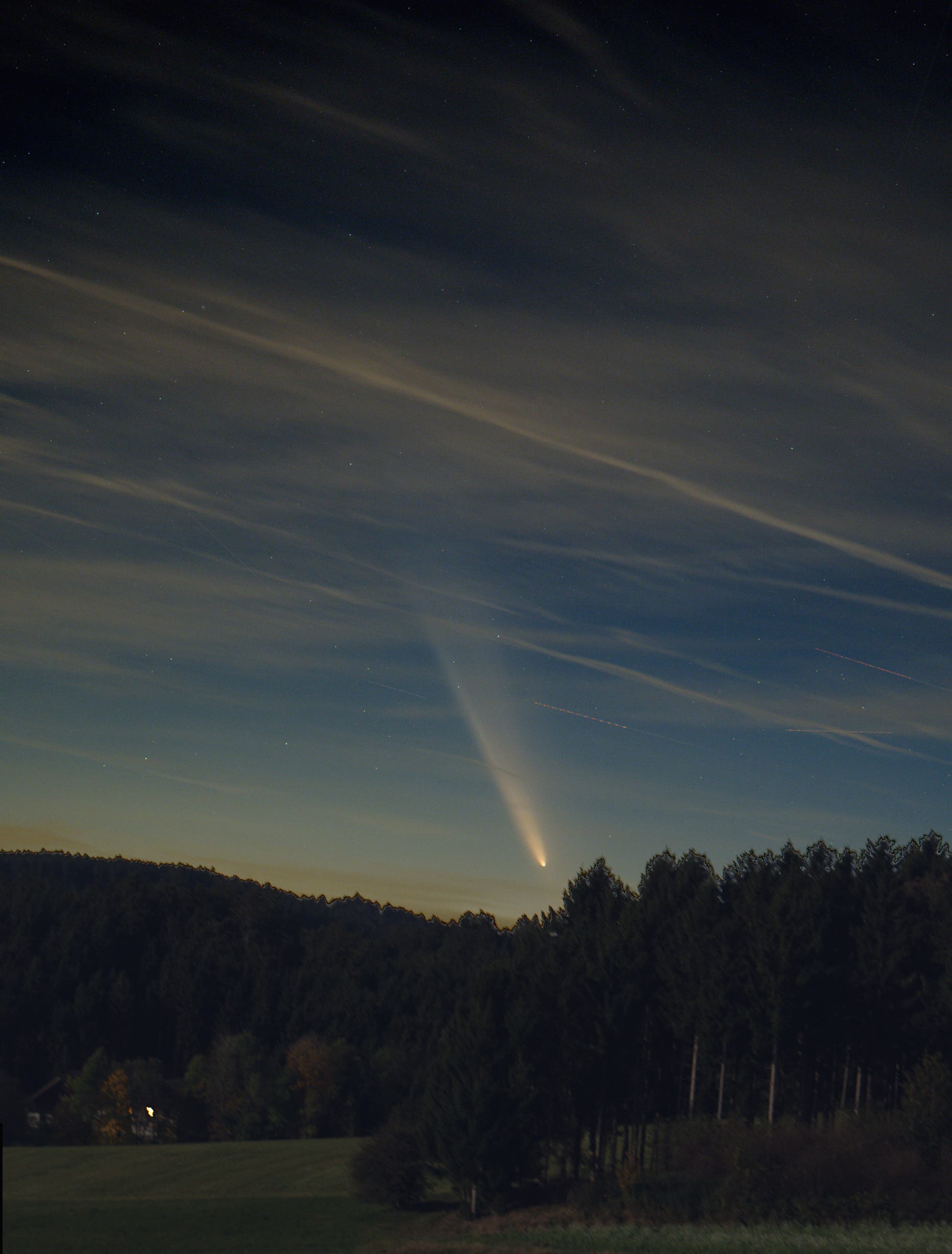 Komet mit 10-Grad-Schweif