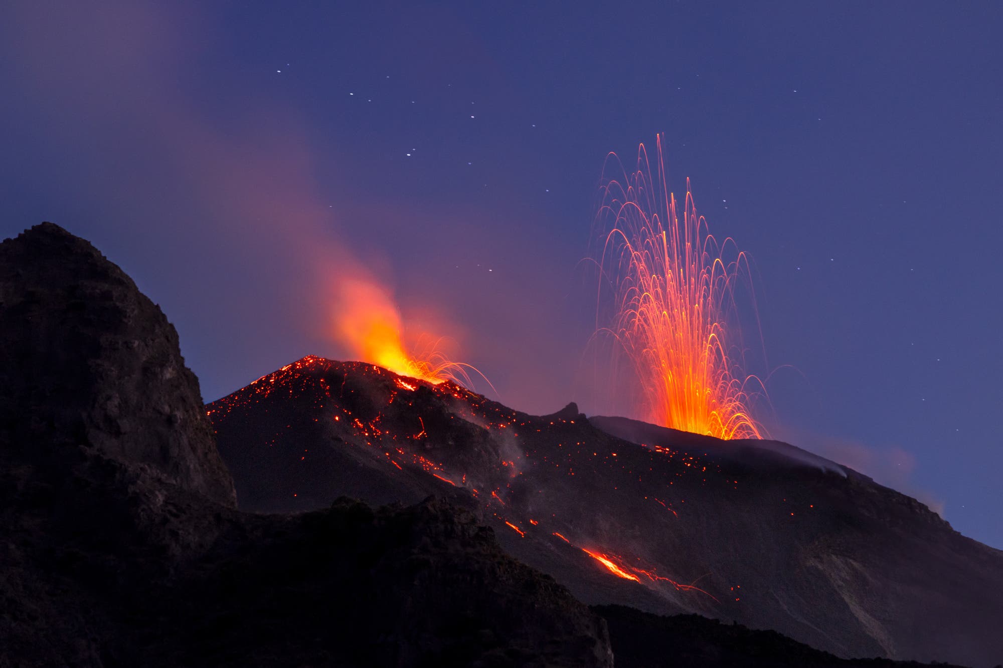 Vulkan Stromboli vor Schlangenträger
