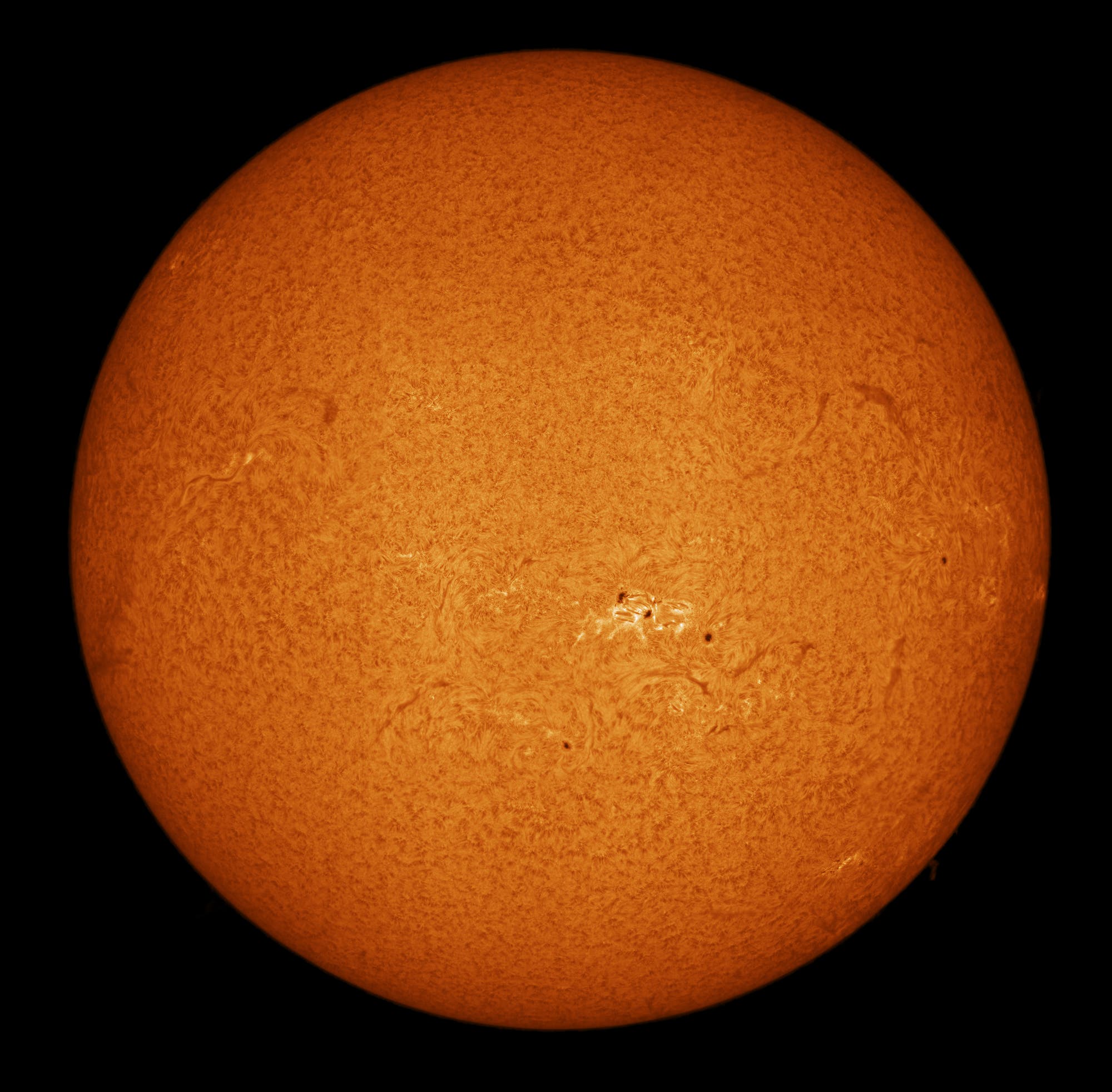 Aktive Sonne am 27. April 2024