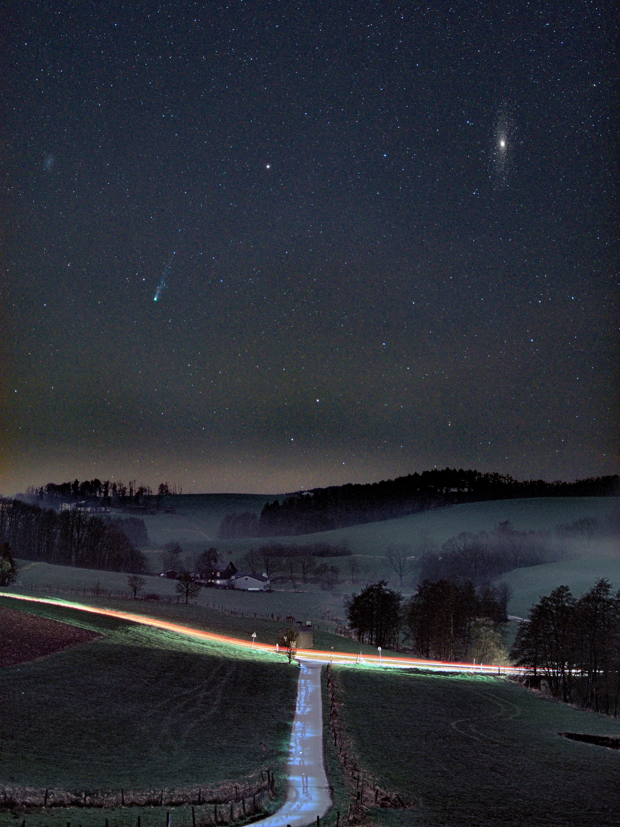 Cometa intergaláctico en fotografía de paisajes nocturnos