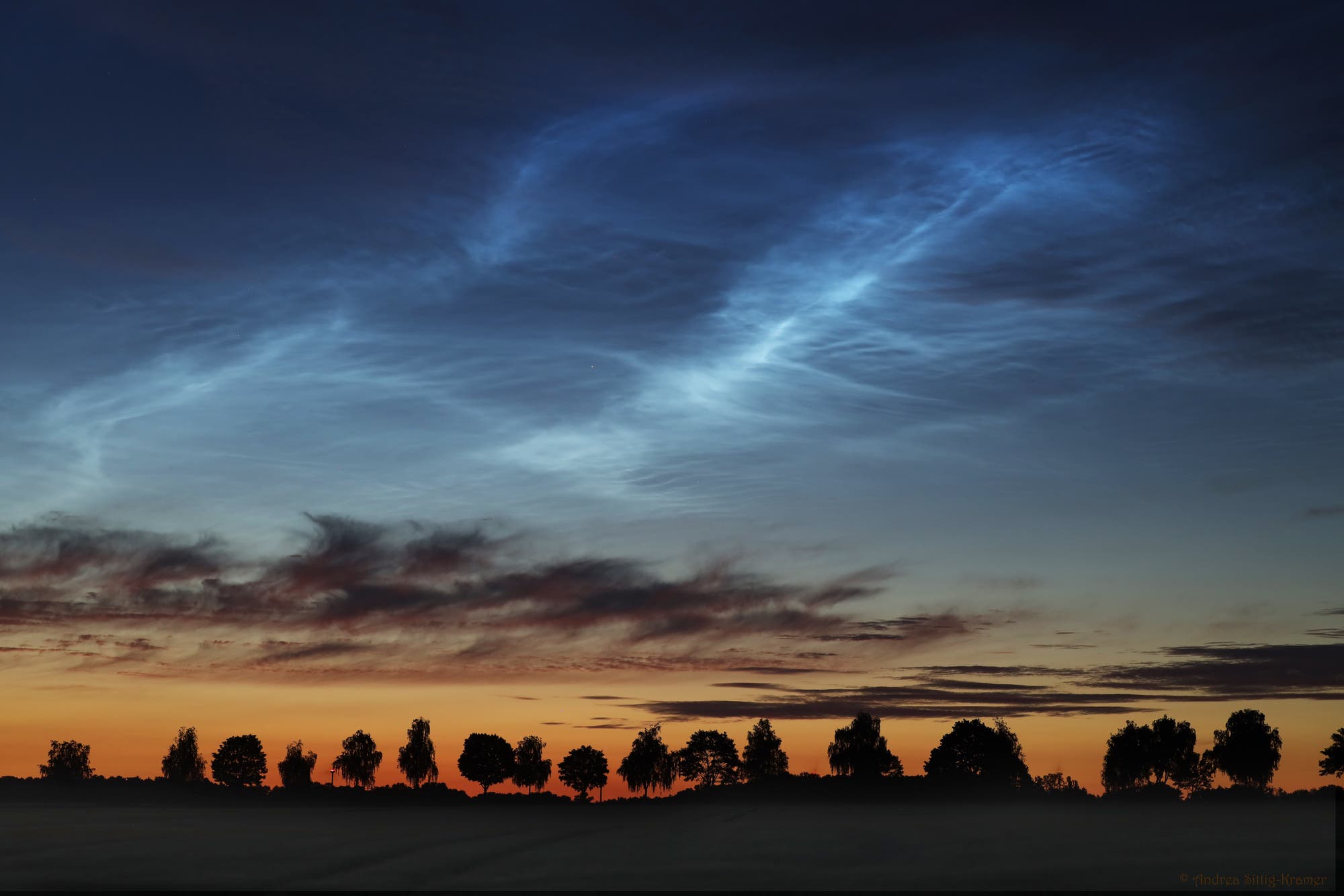 Leuchtende Nachtwolken über Uelzen am 23. Juni 2024