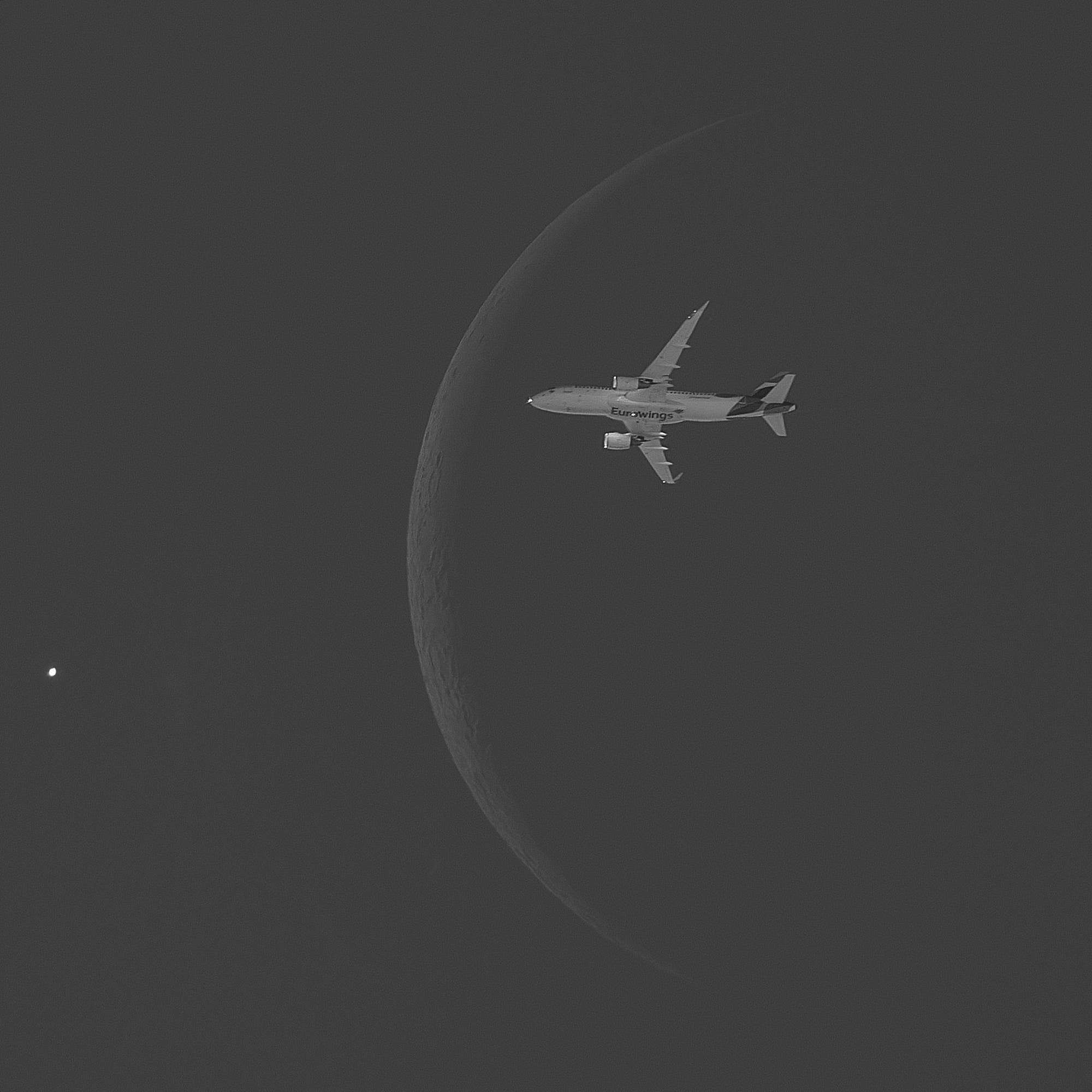 Venusbedeckung durch den Mond und mehr