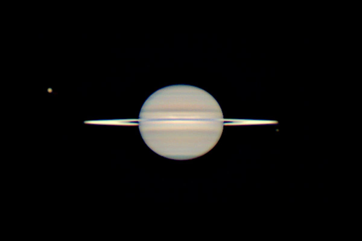 Saturn mit Monden Titan und Dione