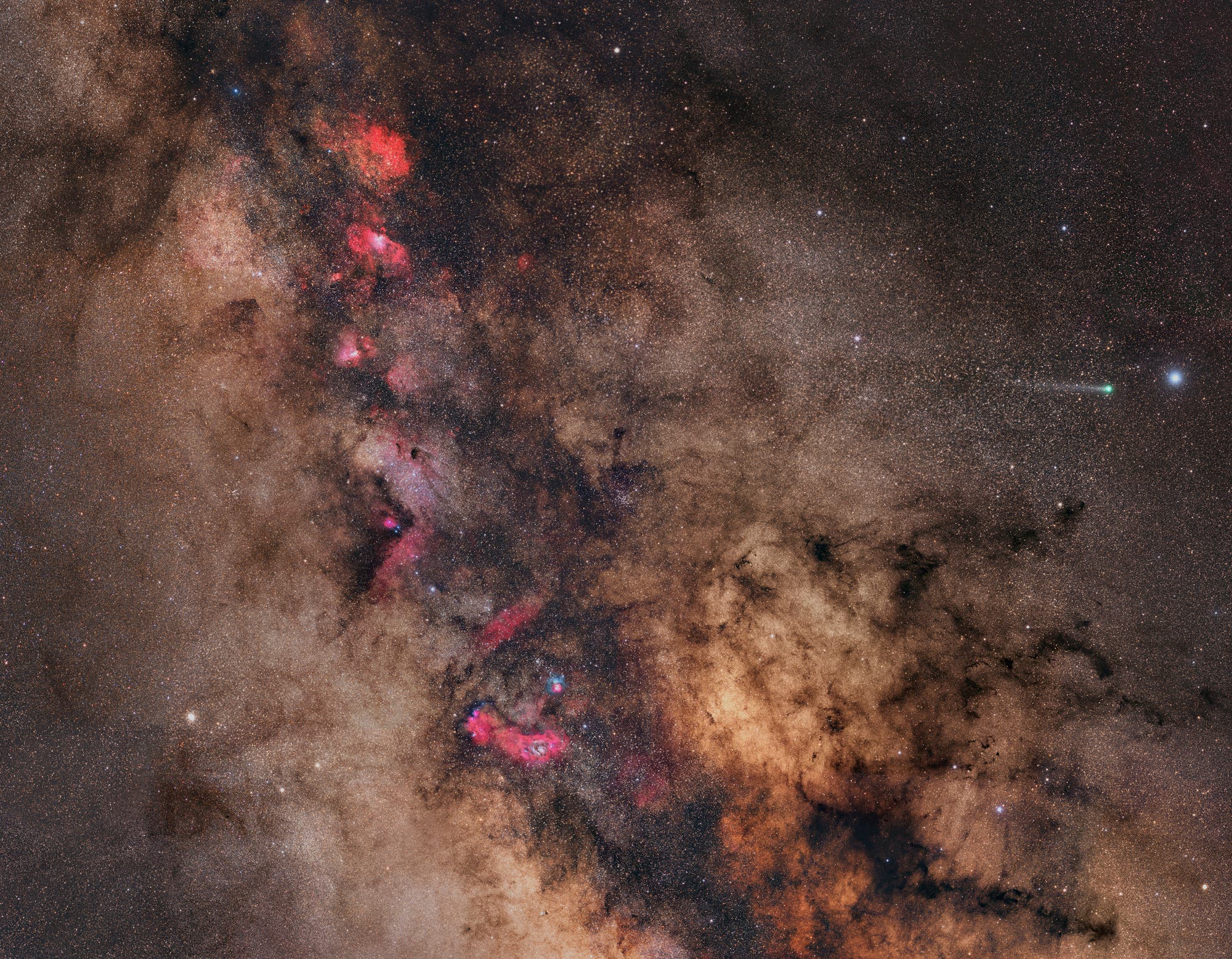 Komet C/2025 R2 SWAN und Milchstrsaße