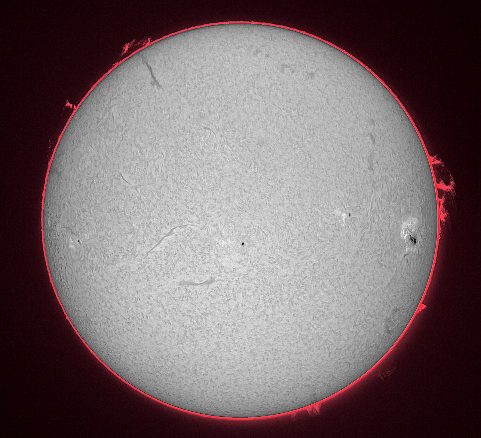 H-alpha-Sonne am 9. Mai 2025 mit AR4079 (Übersicht)