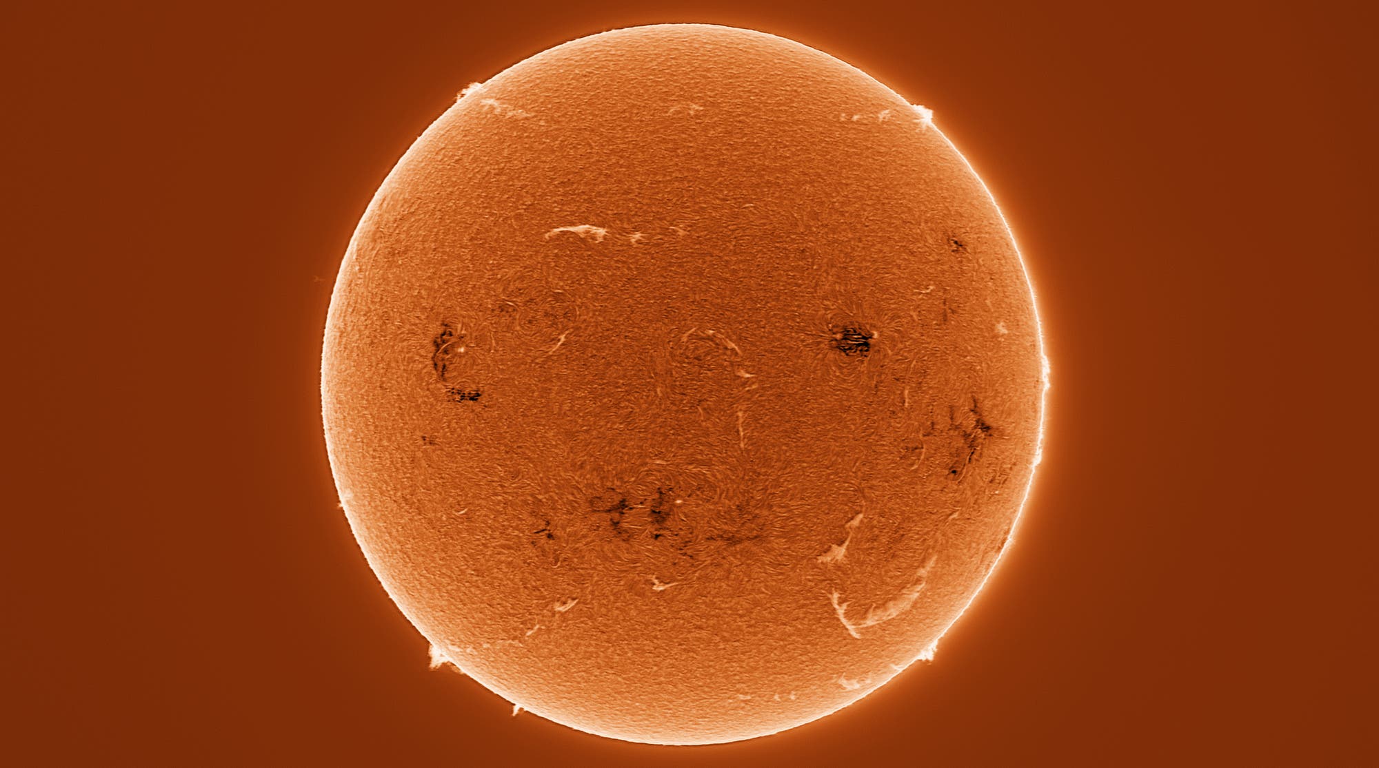 Sonne in H-Alpha - Spektrum der Wissenschaft