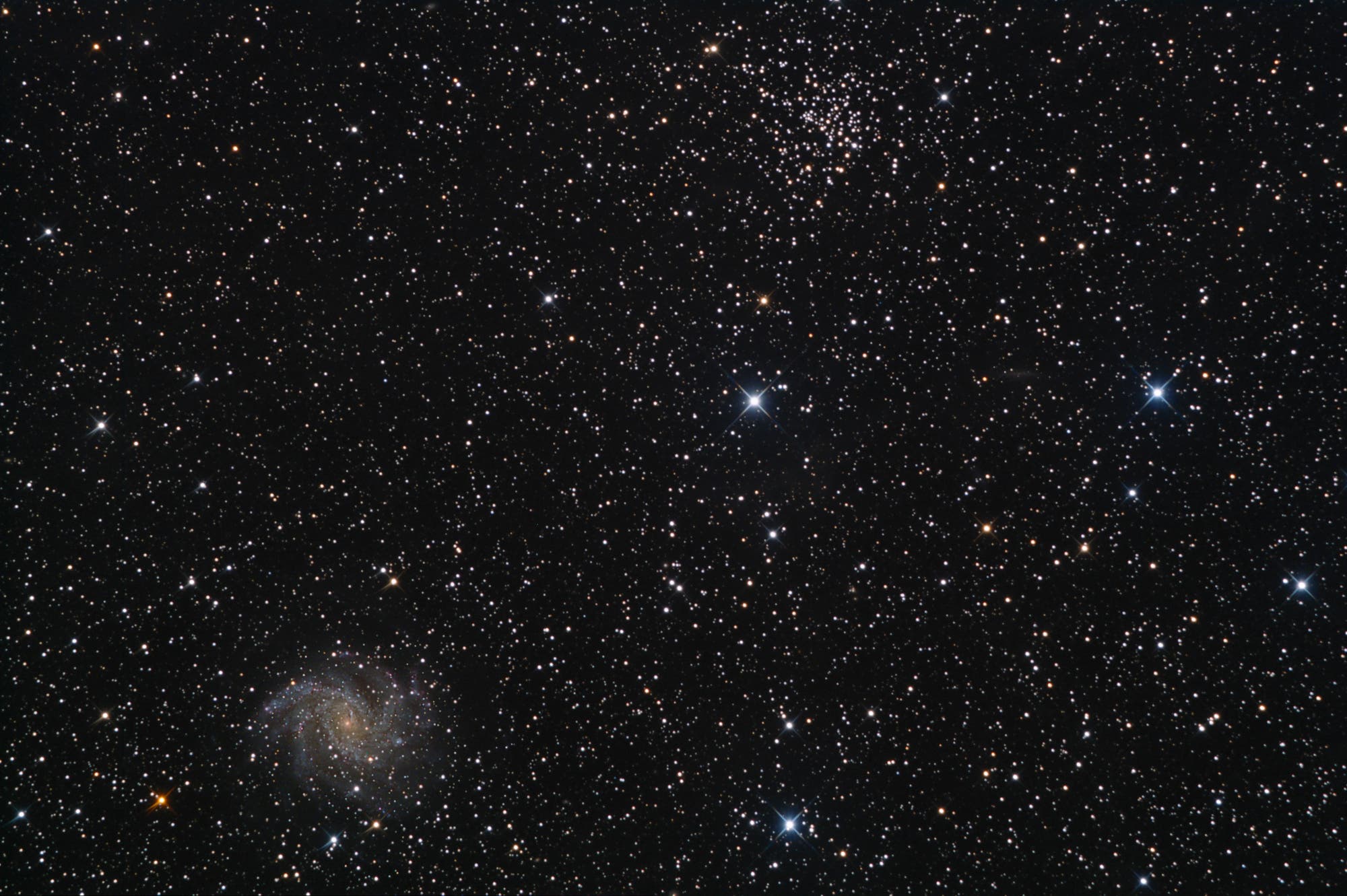 NGC 6939 und NGC 6946 - grundverschiedene Zwillinge